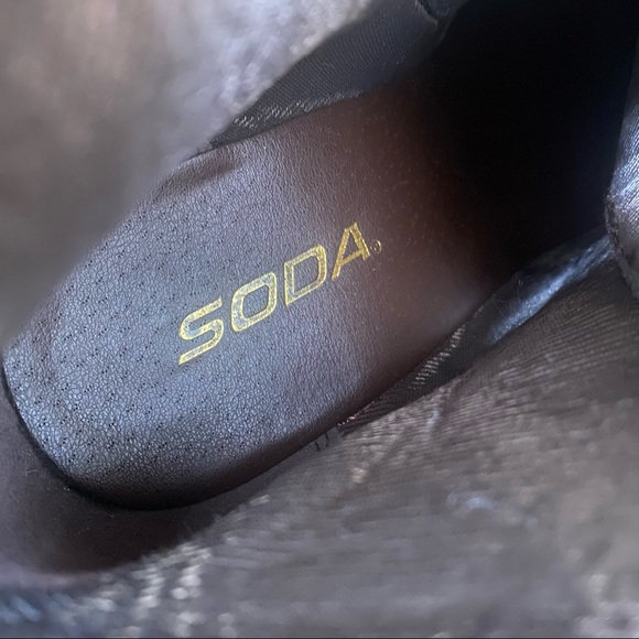 Closed Round Toe Lace-Up Block Heel Combat Boots - Picture 15 of 15